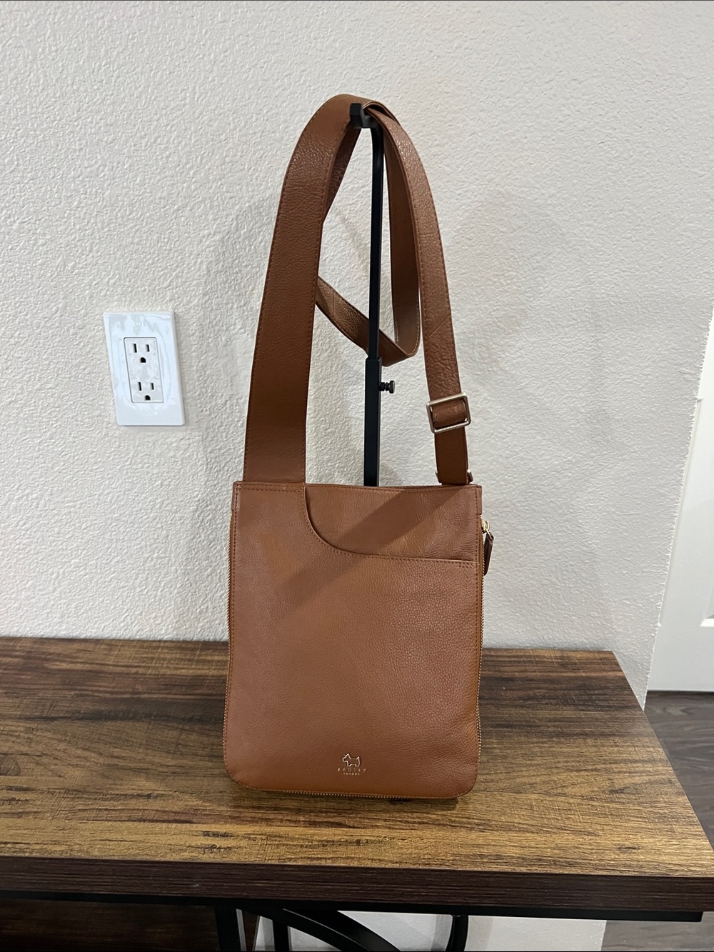 EUC Radley London Medium Zip Around Crossbody Bag (Pockets Collection)